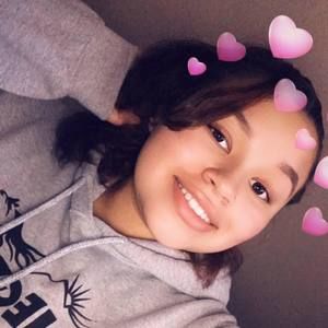 Meet your Posher, Ariana